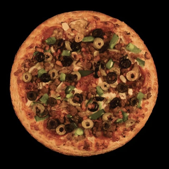 Cameo Deluxe Pizza.